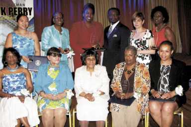 10 receive Dynamic Woman Award|10 receive Dynamic Woman Award