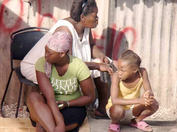 U.S. doctor teaches Haitians healing