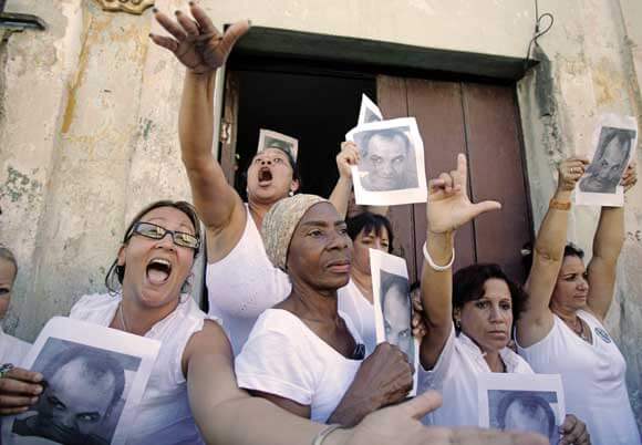 Cuba detains dozens of Zapato protesters