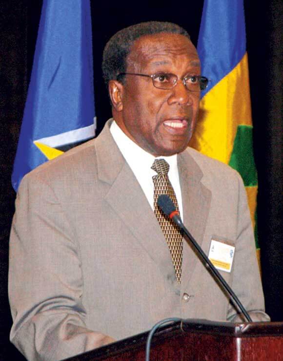 Carrington receives CARICOM Award