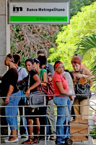 Cuban banks begin offering home, business loans