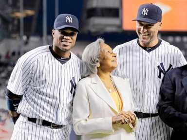 MLB honors Jackie Robinson with ballpark tributes