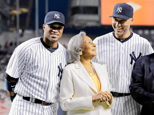 MLB honors Jackie Robinson with ballpark tributes