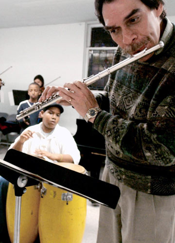 Jazz musicians, Village community in tribute to flautist Dave Valentin