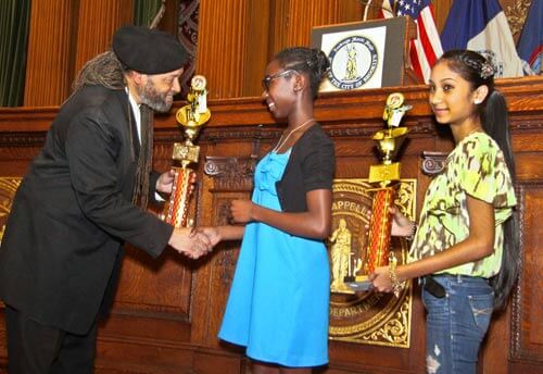 2012 Carnival winners receive their awards|2012 Carnival winners receive their awards