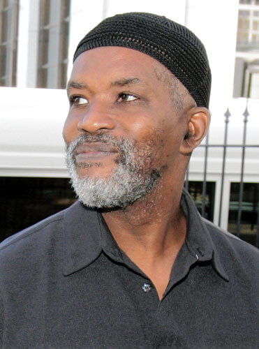 Muslim terror plotter carps from cell