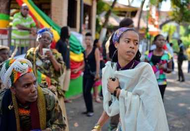 Fervent fans mark Marley’s birthday in Jamaica|Fervent fans mark Marley’s birthday in Jamaica