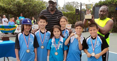 Monroe presents tennis awards