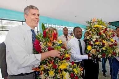 Student protests greet US officials on Haiti visit