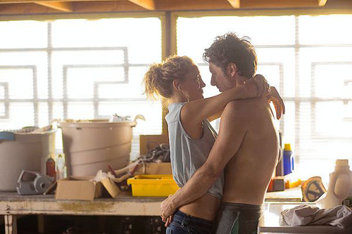 Zach Braff stars in dysfunctional family dramedy