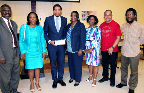 Vincentian Relief Committee donates US$20,000