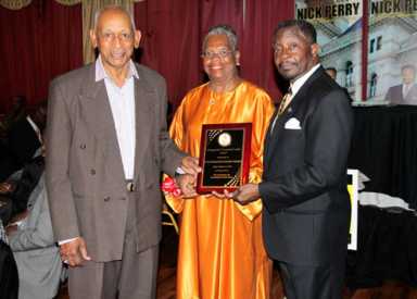 Perry honors 11 community leaders|Perry honors 11 community leaders