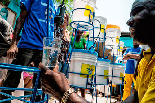Haitian cholera epidemic compared to Ebola