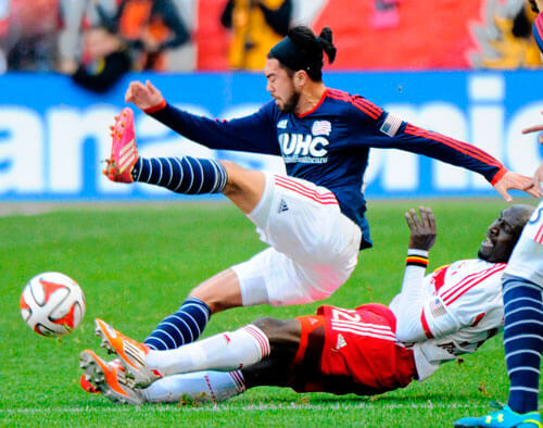 Red Bulls lose to New England 2–1|Red Bulls lose to New England 2–1