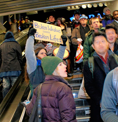 ‘I Can’t Breathe!’ protest rages on|‘I Can’t Breathe!’ protest rages on|‘I Can’t Breathe!’ protest rages on