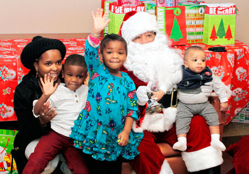 Kids get presents, photo with Santa|Kids get presents, photo with Santa