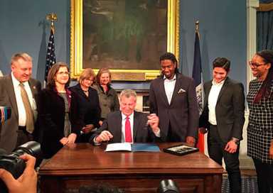 Mayor de Blasio extends rent stabilization law