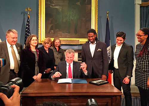 Mayor de Blasio extends rent stabilization law
