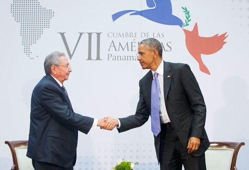 Obama, Castro hold historic meeting