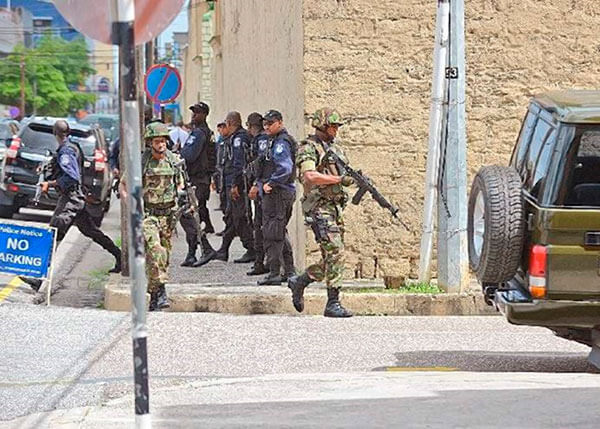Daring jailbreak in Trinidad