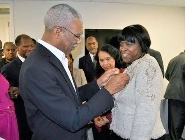 Guyana prez greets nationals