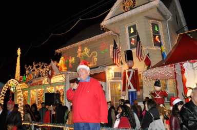 Holiday display in memory of Detective Holder|Holiday display in memory of Detective Holder|Holiday display in memory of Detective Holder
