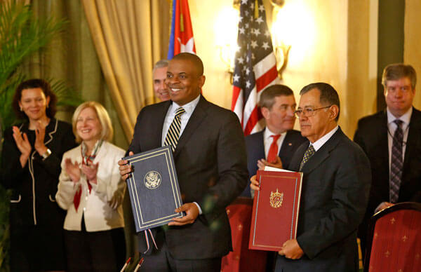 Obama, RaÃºl Castro to launch new era with historic visit|Obama, RaÃºl Castro to launch new era with historic visit