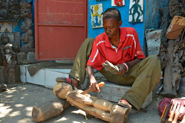 Haiti artists forge reputation with art made of junk