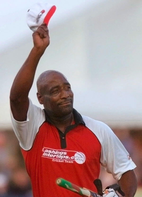 Sir Viv calls on cricket officials to resign