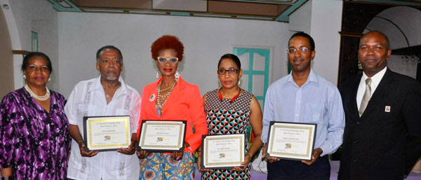 Five Guyanese receive leadership awards