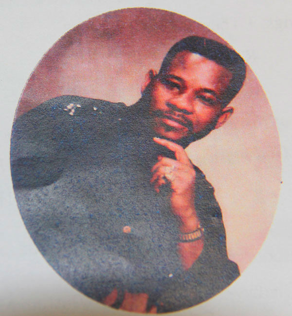 Hundreds pay tribute to Barbadian entertainer|Hundreds pay tribute to Barbadian entertainer