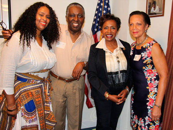 Congresswoman opens new office with fanfare|Congresswoman opens new office with fanfare