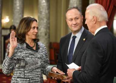 First US senator of Jamaican father sworn in