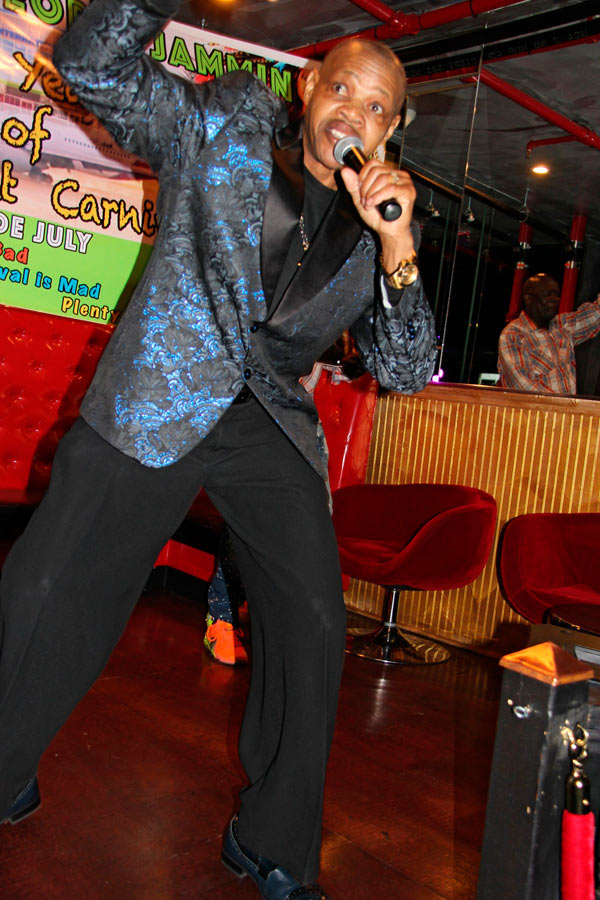 JAKIE UNSEATS HIBISCUS|JAKIE UNSEATS HIBISCUS|JAKIE UNSEATS HIBISCUS