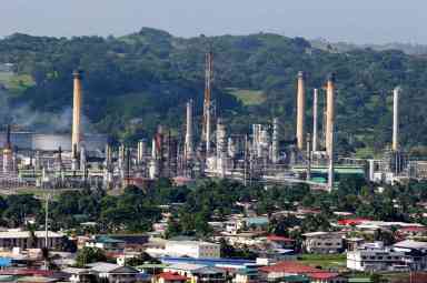 Struggling Trinidad closes major oil refinery