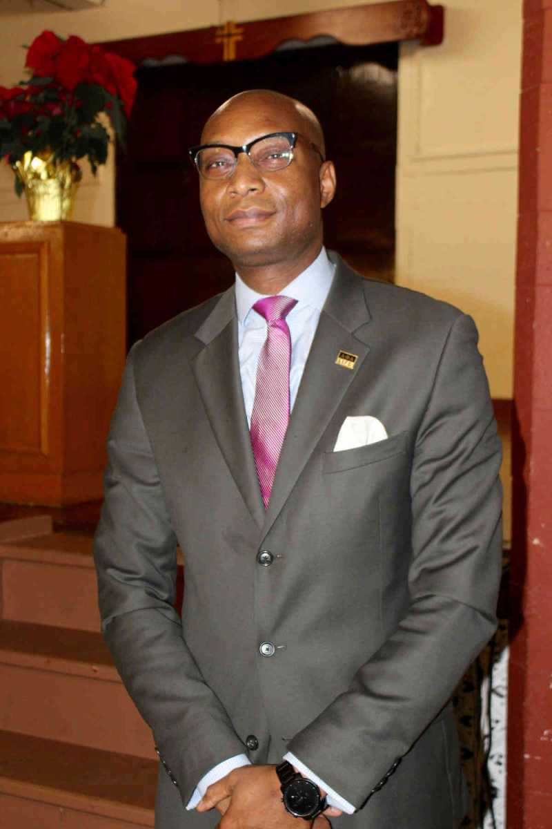 Doctor inspires others to share at Christmas, life