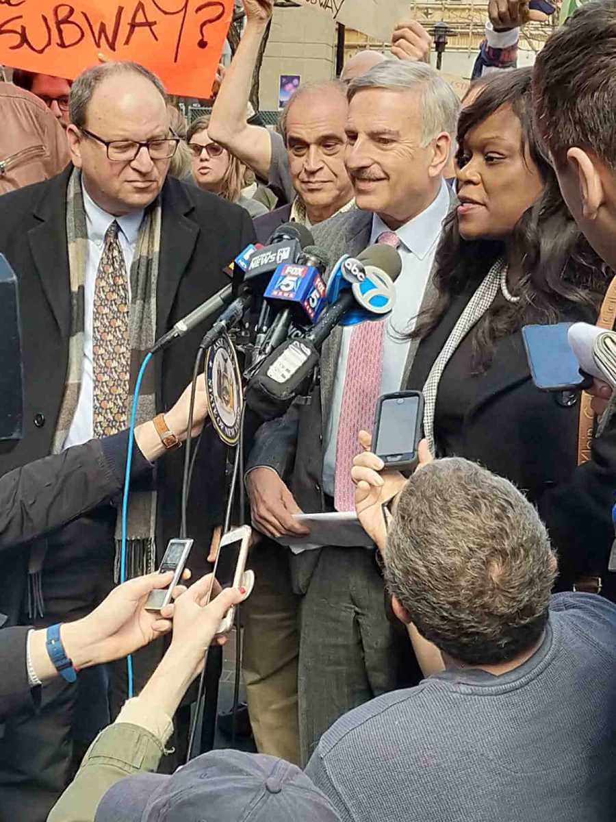 Community advocates oppose congestion pricing