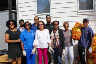 Guyana’s First Lady volunteers at Queens food pantry