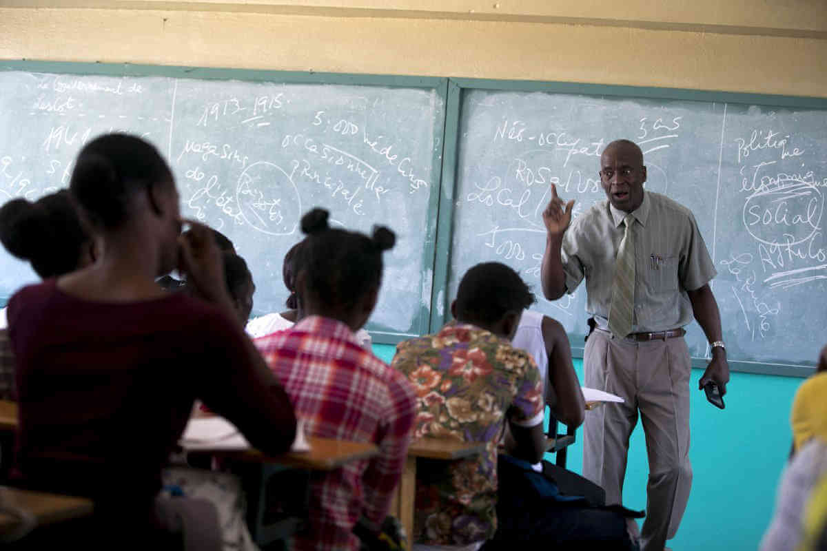 Haitian schools reopen after months of unrest|Haitian schools reopen after months of unrest