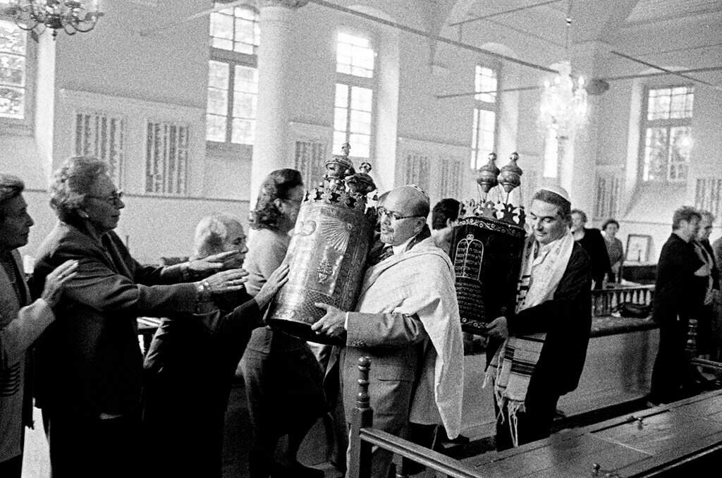 virtual-holocaust-exhibition-queens-college-2021-01-29-cm-cl01