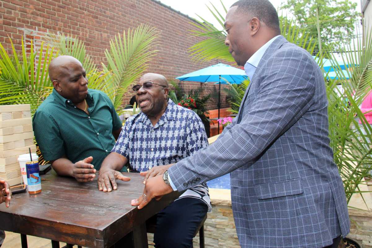 Oliver Samuels brings the laughter America's premiere backs Jamaica's hurricane relief Caribbean Life