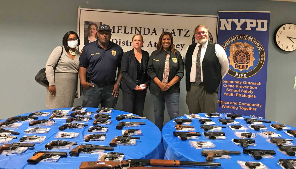 queens-gun-buyback-2021-06-18-nk-cl01