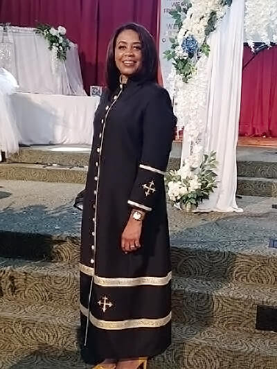 Pastor Dr. Roxie Morris.