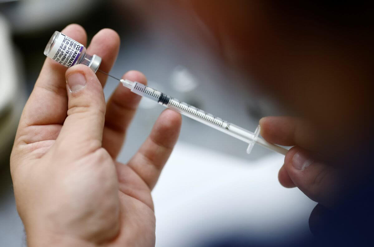 covid-19-vaccine-boosters2021-11-12-oped-cl01