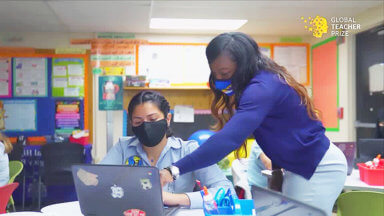 U.S. teacher of immigrant kids lands $1mln prize