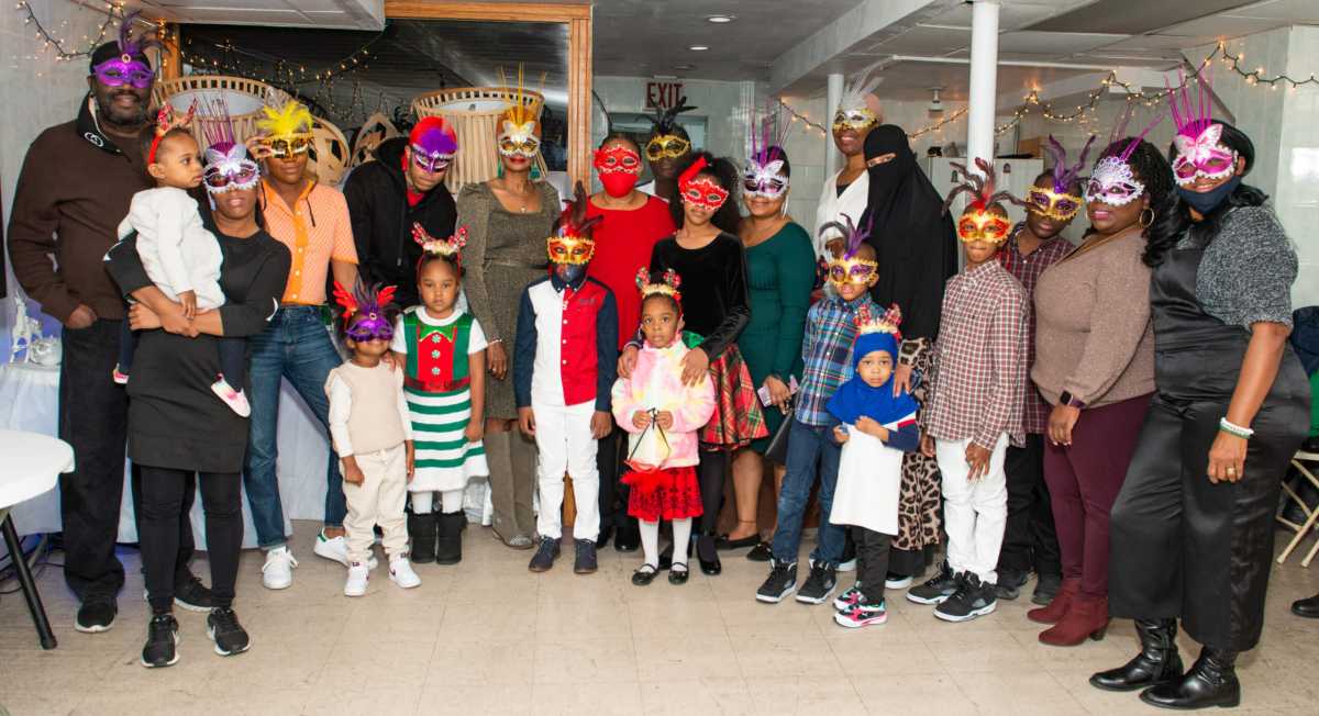 christmas-carnival-spirit-2021-12-10-tc-cl01