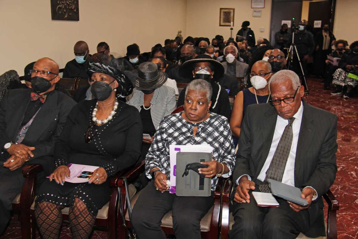hundreds-mourn-basil-cato-2022-02-18-nk-cl01