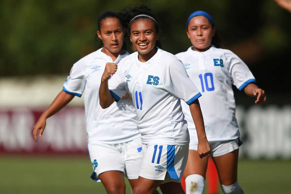 el-salvador-downs-st-kitts-2022-03-04-nk-cl01
