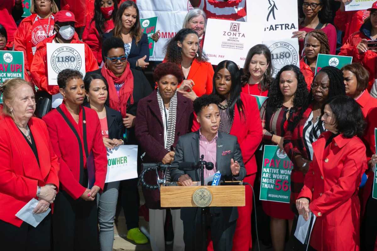 equal-pay-for-women-2022-03-31-nk-cl01