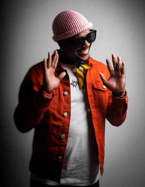 Qraig to release 12-track album “Listen To Me.”  Arthur Rewak